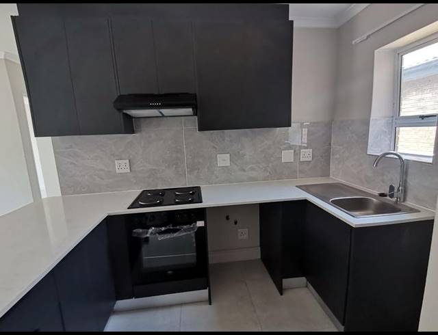 2 BEDROOM PROPERTY TO RENT IN GOODWOOD CENTRAL